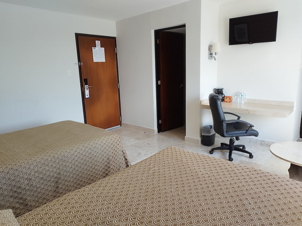 Superior Room, 2 Double Beds - Photo 5