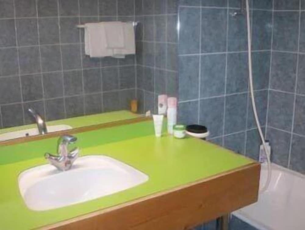 Superior Double Room, Bathtub