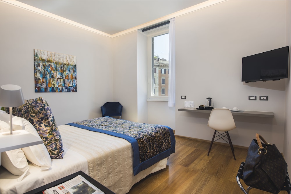 Superior Double Room, 1 Queen Bed, Accessible, City View photo 2