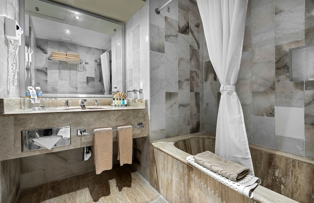 1 Bedroom Suite - Photo 7