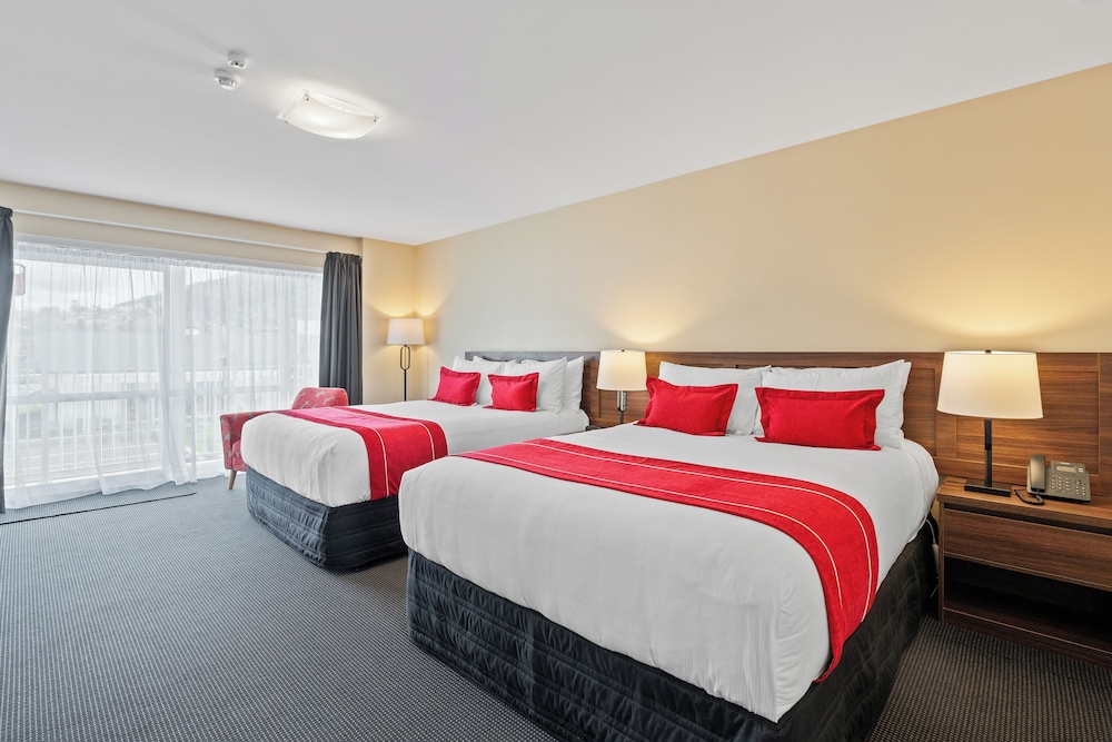 Premium Apartment, 2 Bedrooms, Hot Tub, Ground Floor thumbnail 6