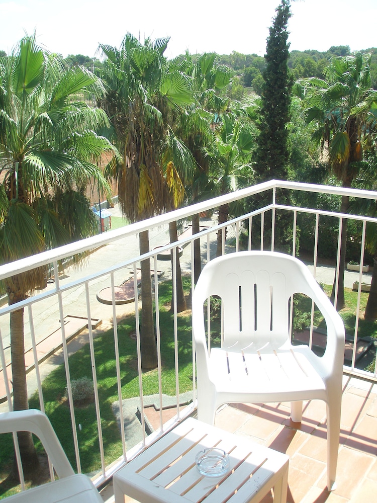 Standard Double Room, Balcony (2 Adults + 1 Child) photo 2
