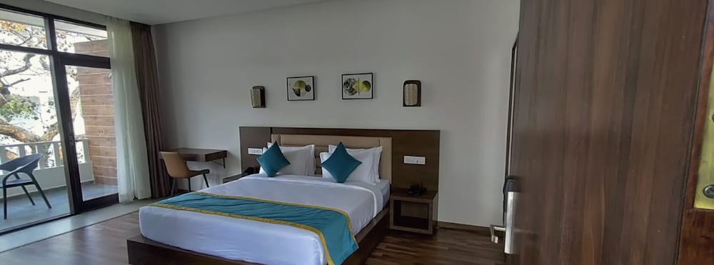 Luxury Suite, Hill View