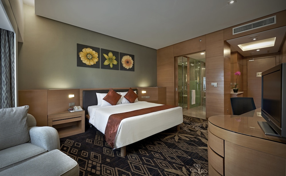 Deluxe Room, 1 King Bed, City View
