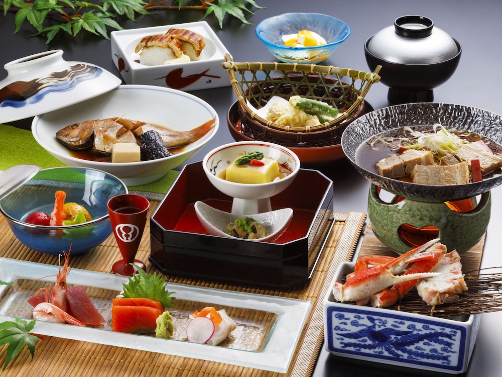 Deluxe Japanese Style Room (Main Building), Non Smoking, In-Room Dinner (Crab Course) - Photo 4