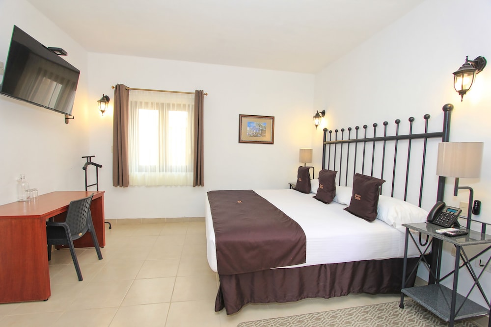 Superior Double Room, 1 King Bed, Courtyard Area (KS Terraza) photo 2