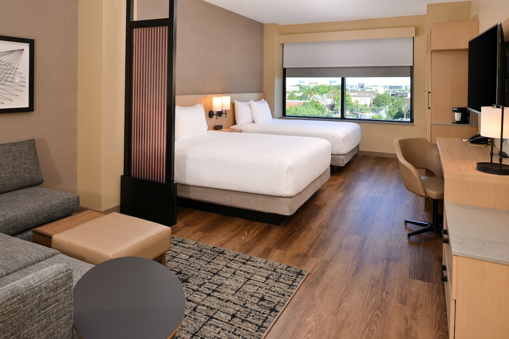 Room (2 Queen Beds and 1 Sofa Bed) - Photo 1