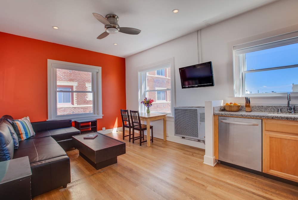 One Bedroom Suite, Street view thumbnail 5