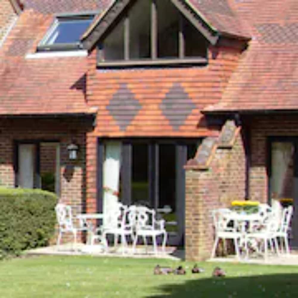 Classic Plus Two Bedroom Apartment with Patio photo 3