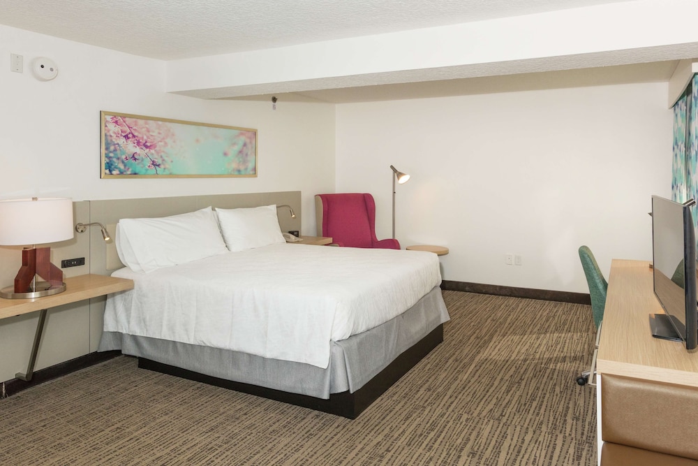 Junior Suite, 1 King Bed with Sofa Bed - Photo 3