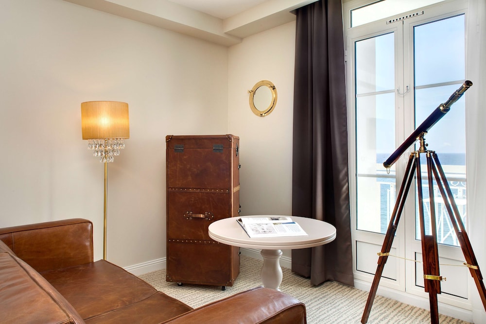 Suite, 1 King Bed (Riviera)