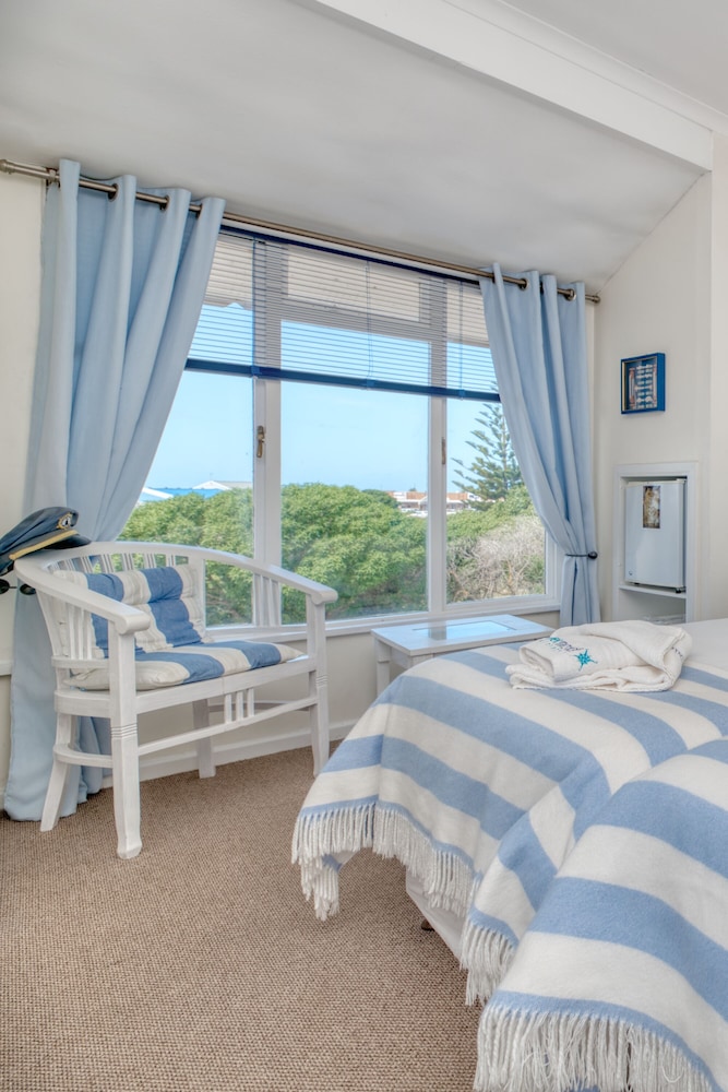 Standard Twin Room photo 2