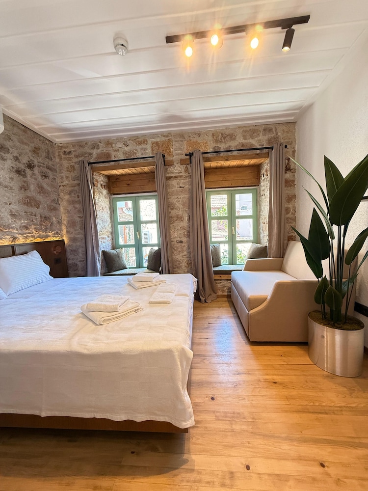 Classic Triple Room photo 1