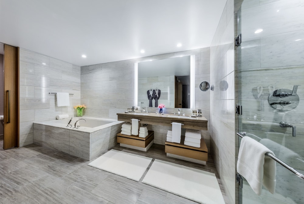 Suite, 1 Bedroom, Accessible Bathtub (Communication, Mobility) thumbnail 5