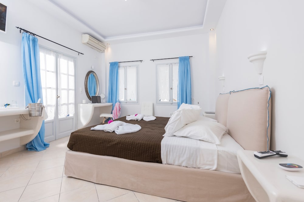 Deluxe Double Room, Pool View - Photo 1