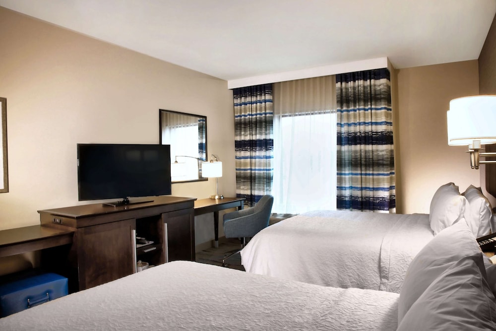 Room, 2 Queen Beds, Accessible, Bathtub (Mobility) photo 2