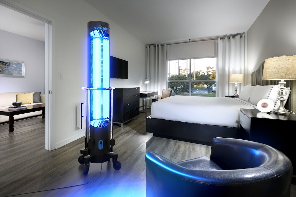 The Level Wellness One Bedroom Suite - Photo 6