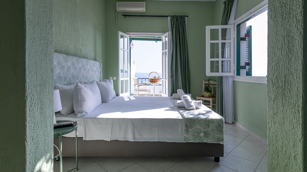 Traditional Studio Suite, Sea View - Photo 1