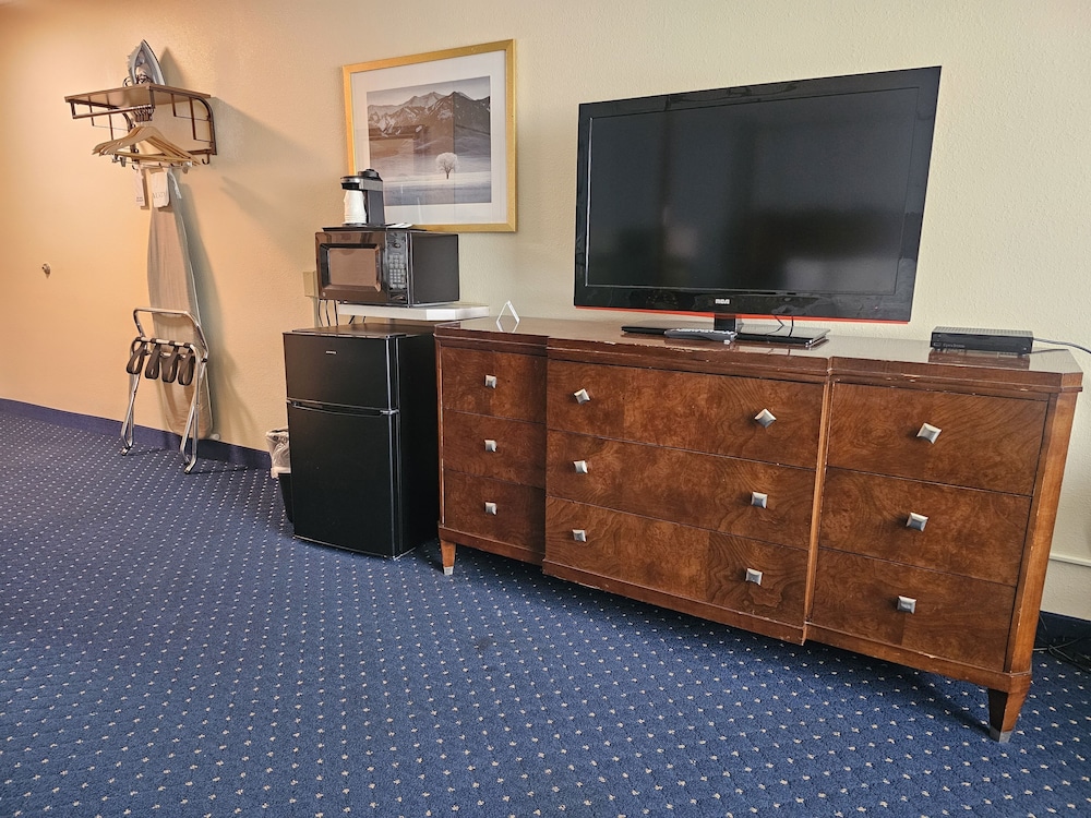 Junior Suite, 1 King Bed, Non Smoking - Photo 2