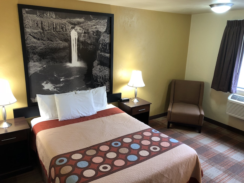 Standard Room, 1 Queen Bed - Photo 4