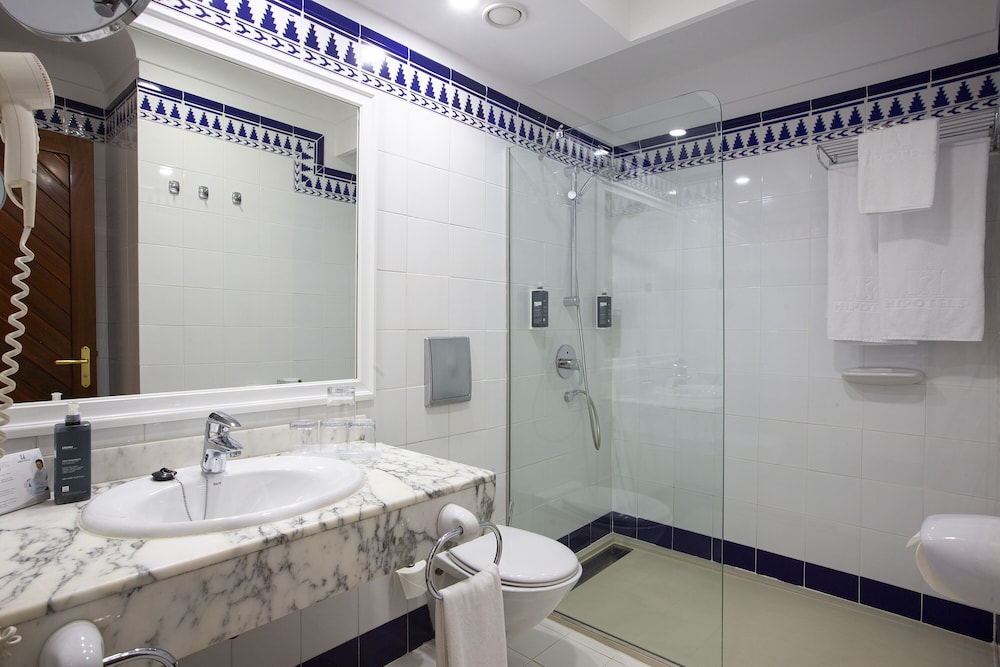 Junior Suite, Terrace (2 adults + 1 child) - Photo 9