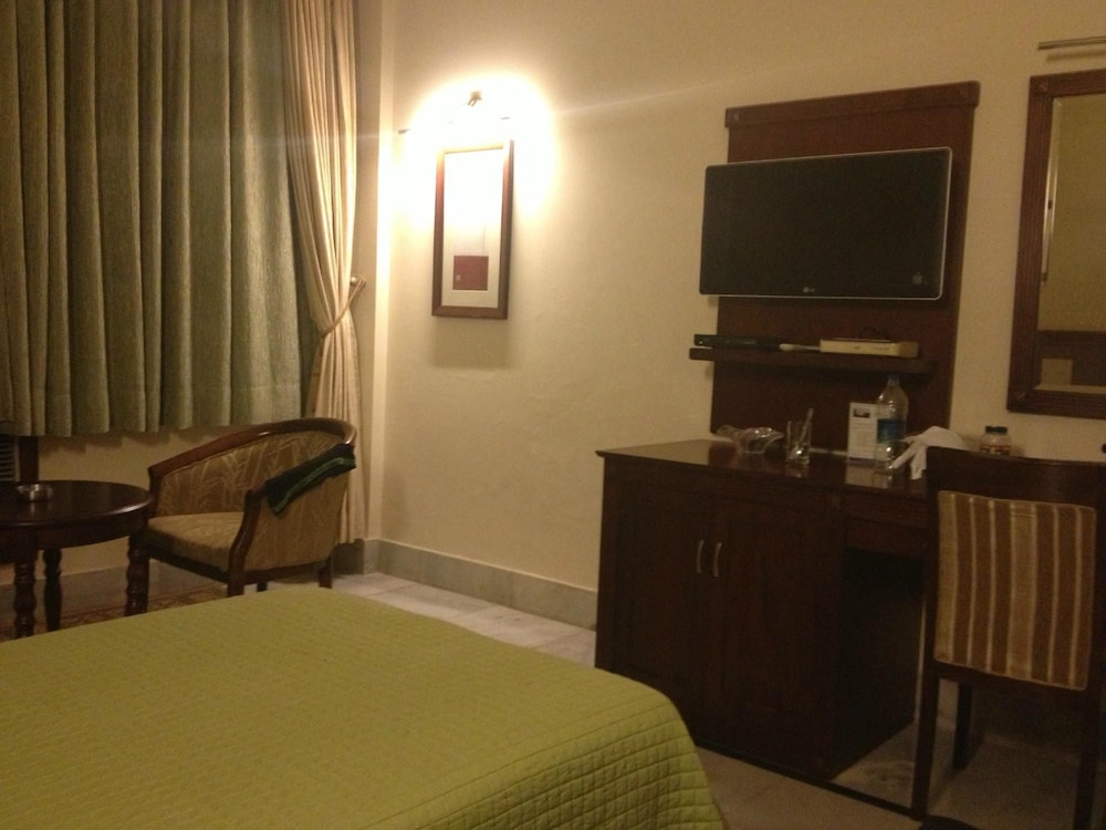 Deluxe Studio Suite