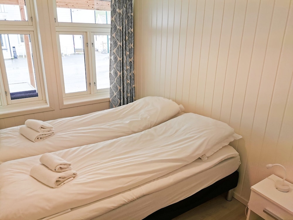 Standard Room (2 Bedrooms, up to 4 Guests) photo 2