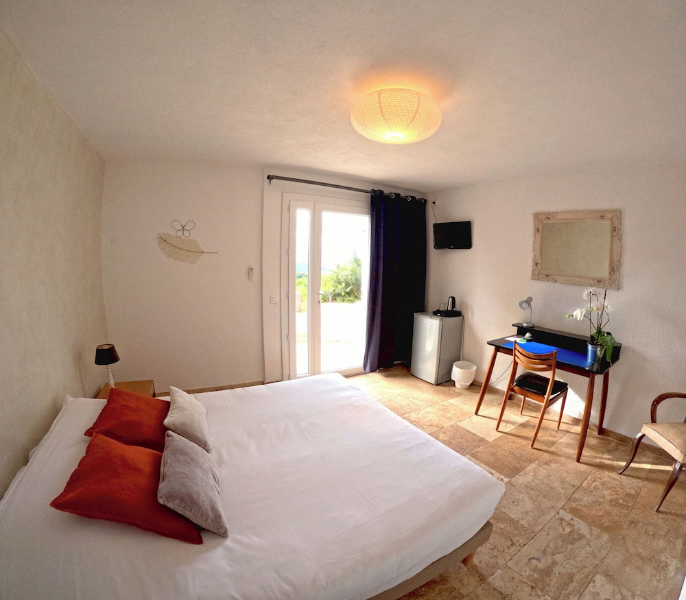 Superior Double Room, Sea View - Photo 4