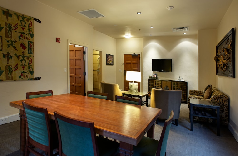 Suite (Boardroom) - Photo 4