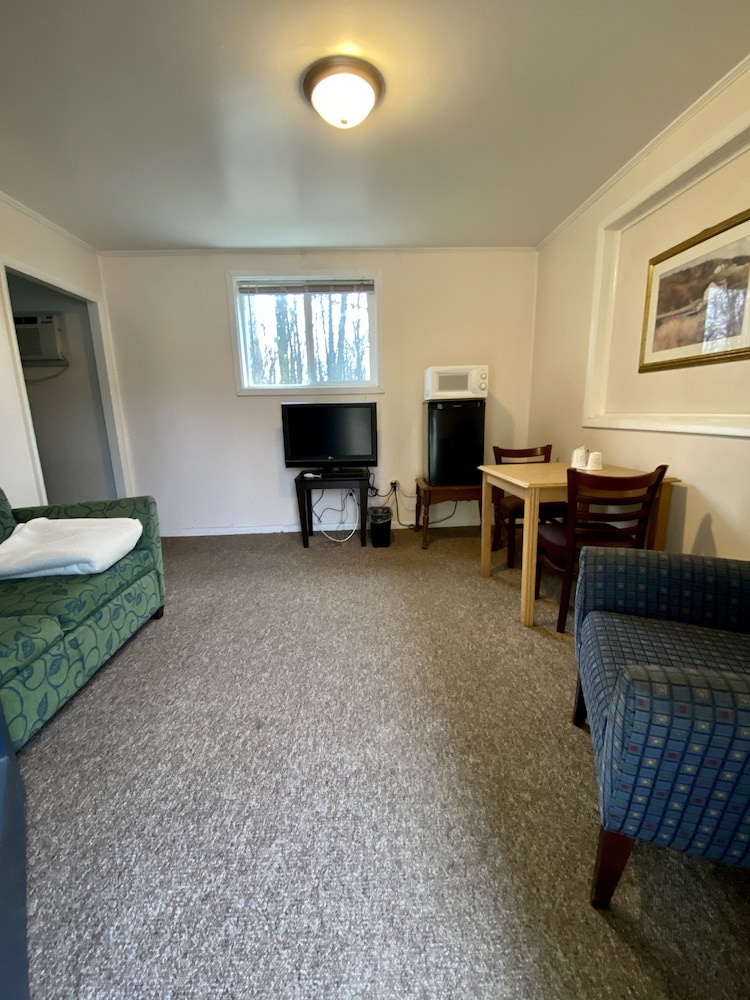Standard Room, 1 Queen Bed with Sofa bed, Non Smoking photo 3