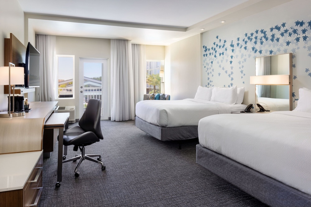 Room, 2 Queen Beds - Photo 6