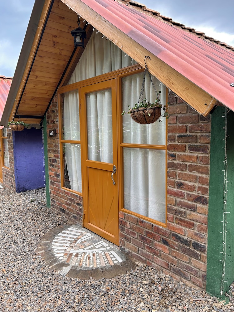 Standard Room, 4 Bedrooms, Private Bathroom, Garden View photo 3