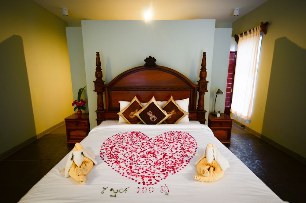 Suite, 1 King Bed photo 2