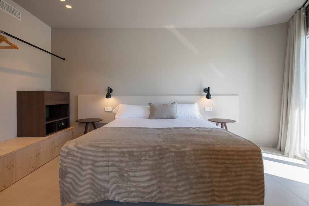 Standard Apartment, 1 King Bed with Sofa bed