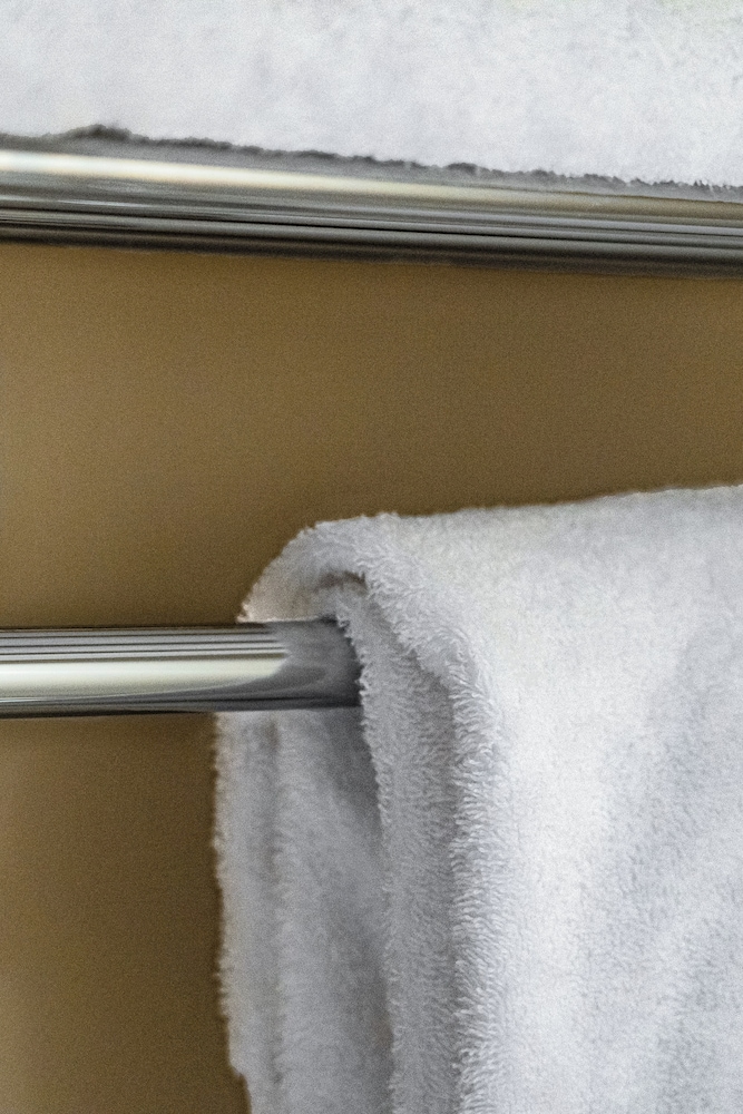 Executive Suite - Photo 6