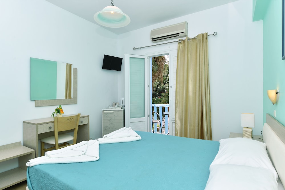 Standard Room photo 2