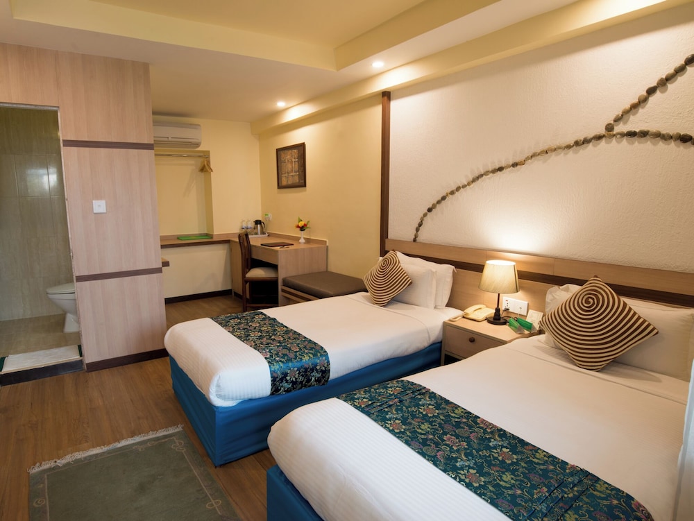 Standard Twin or Double Room with A/C - Photo 6