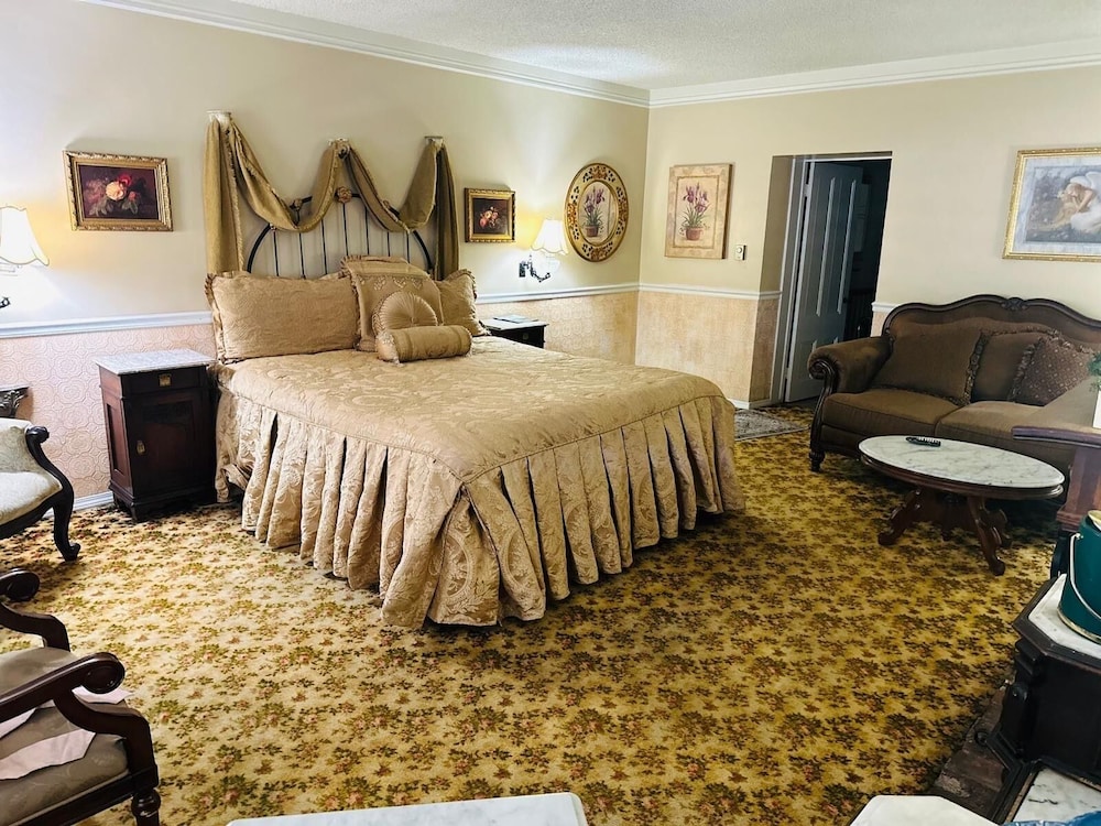 Super Deluxe King Suite