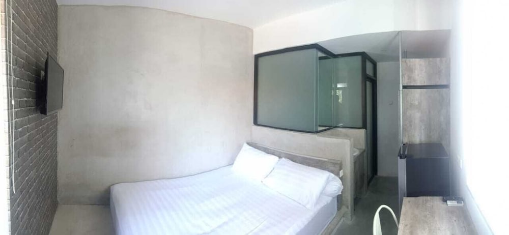 Deluxe Room - Photo 3