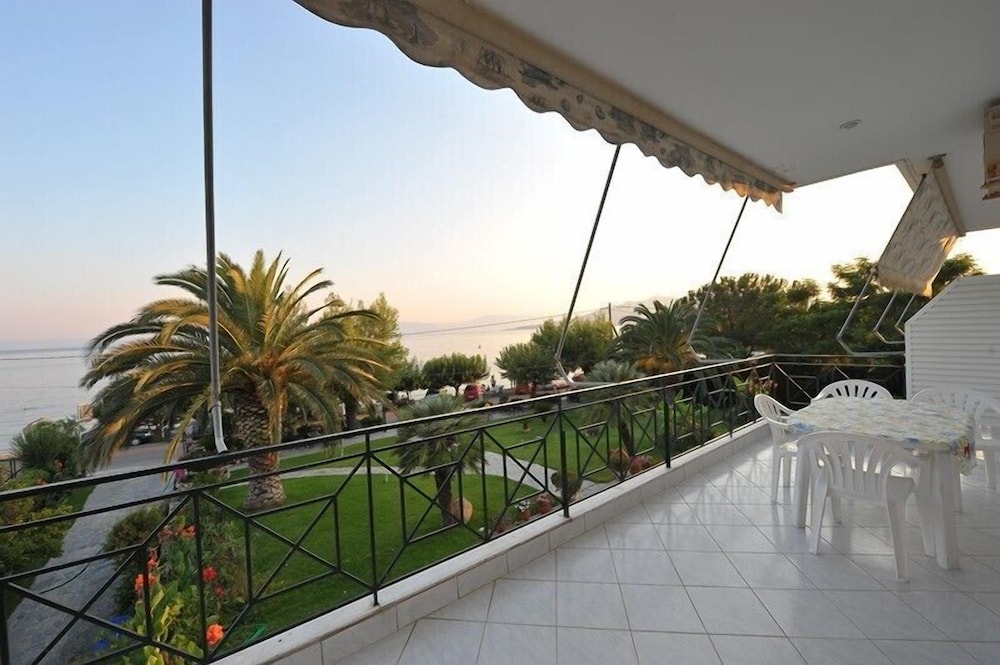 Apartment, 2 Bedrooms, Sea View photo 3