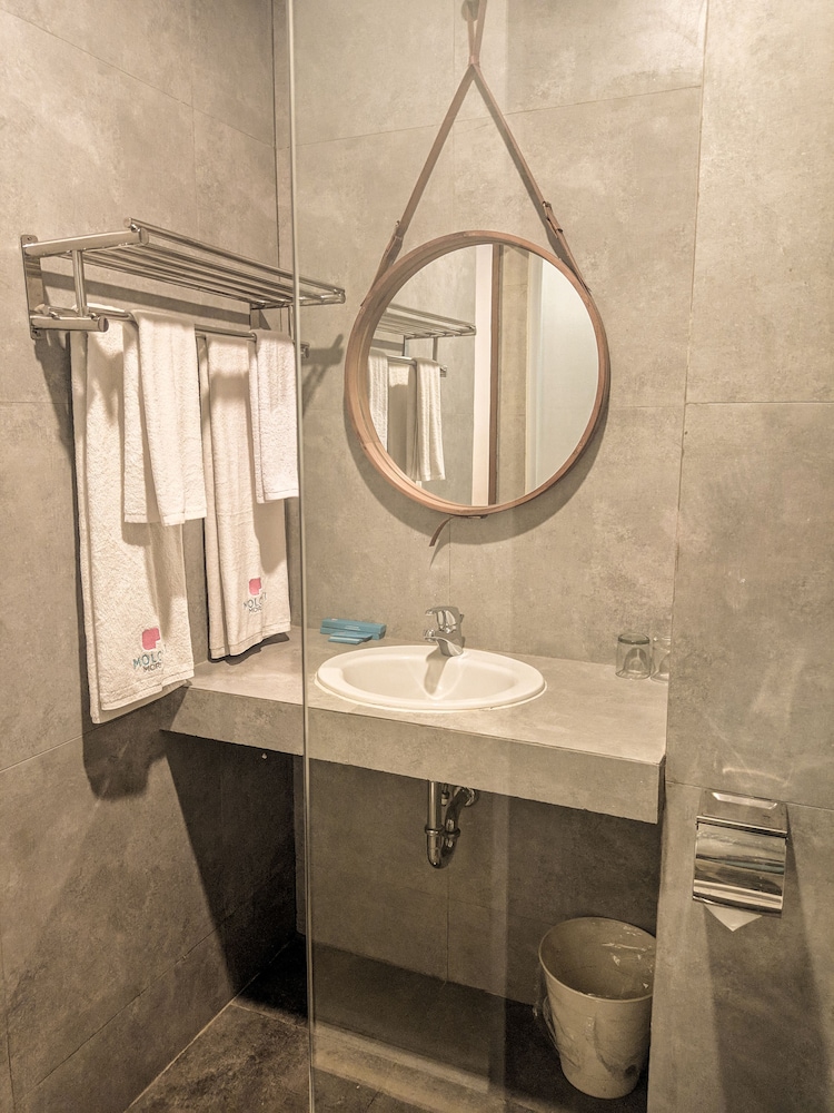 Deluxe Double or Twin Room - Photo 7