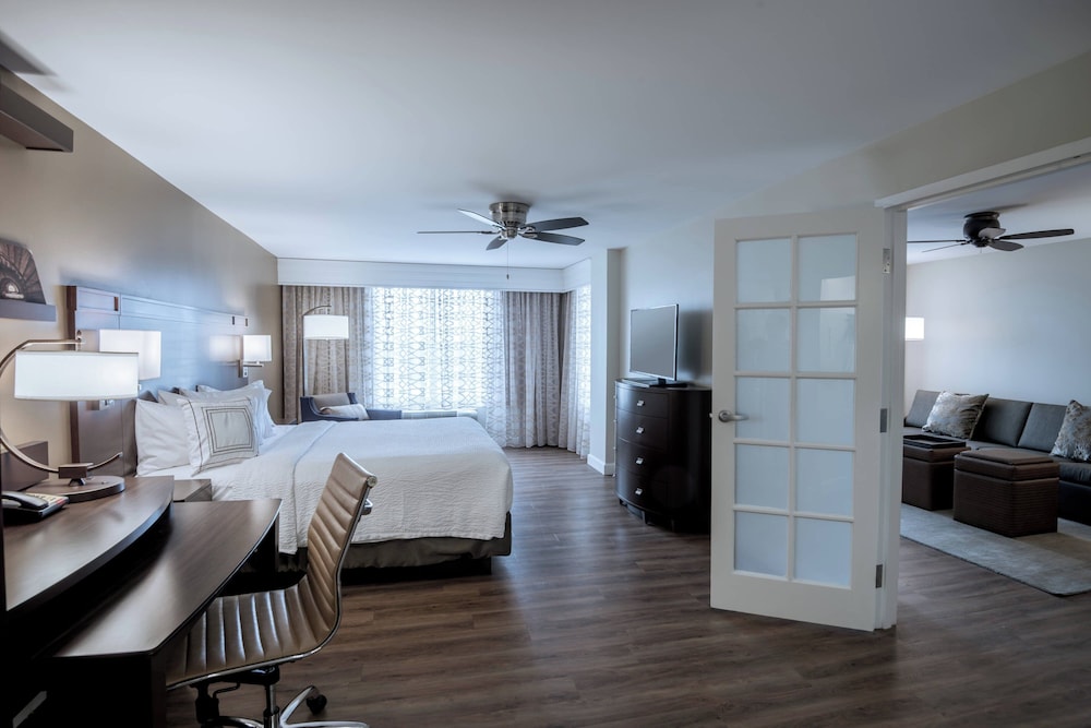 Suite, 1 Bedroom - Photo 3