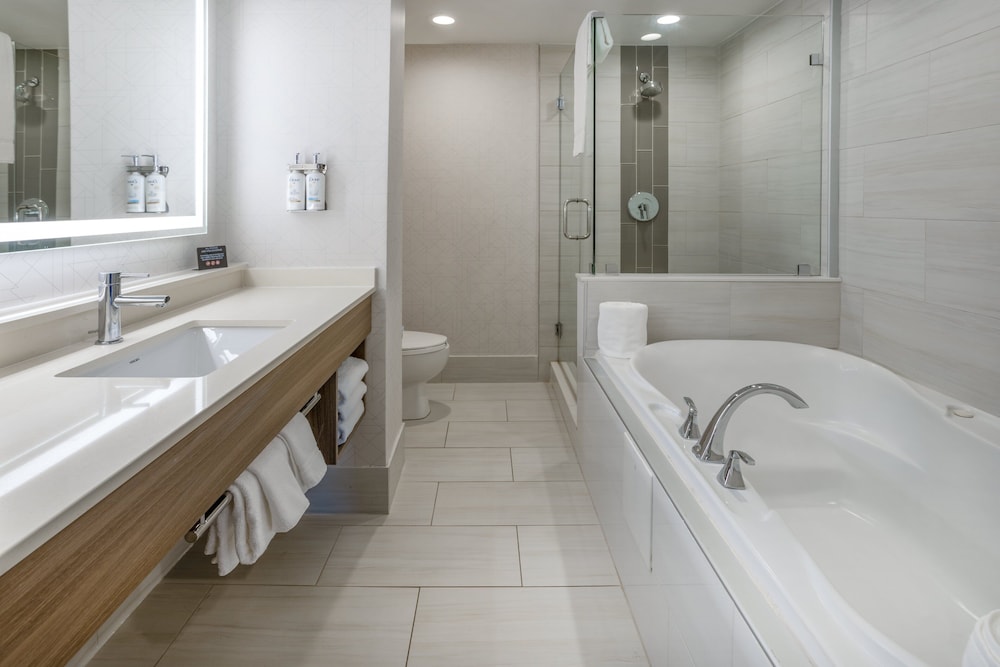 Executive Suite, 1 King Bed - Photo 5