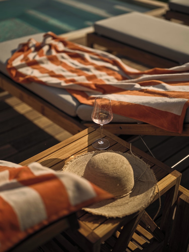 Room, 1 King Bed, Private Pool (Residence) - Photo 4
