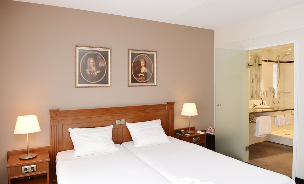 Deluxe Room - Photo 3