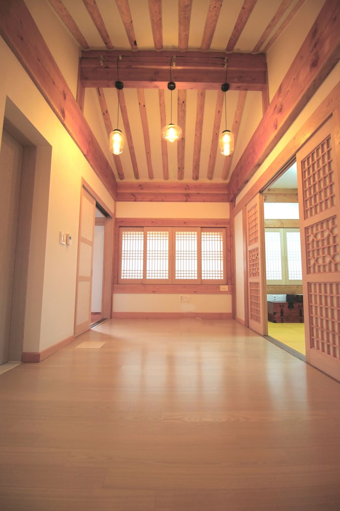 Traditional House (Small) photo 2