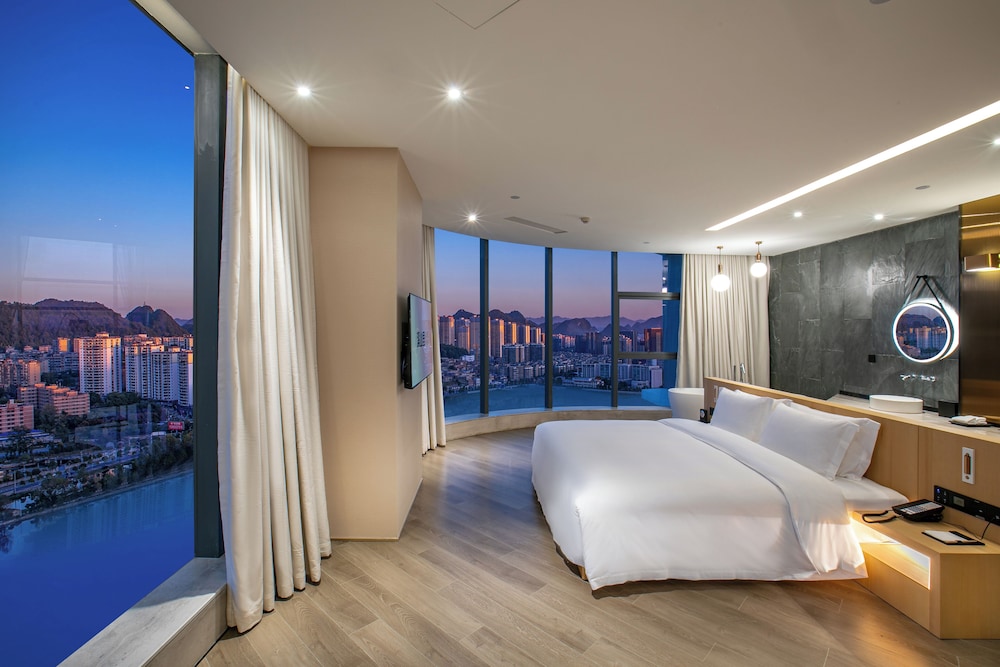 Premier Suite, Lake View