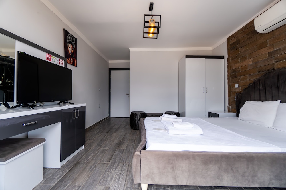 Superior Room with Pool View photo 3