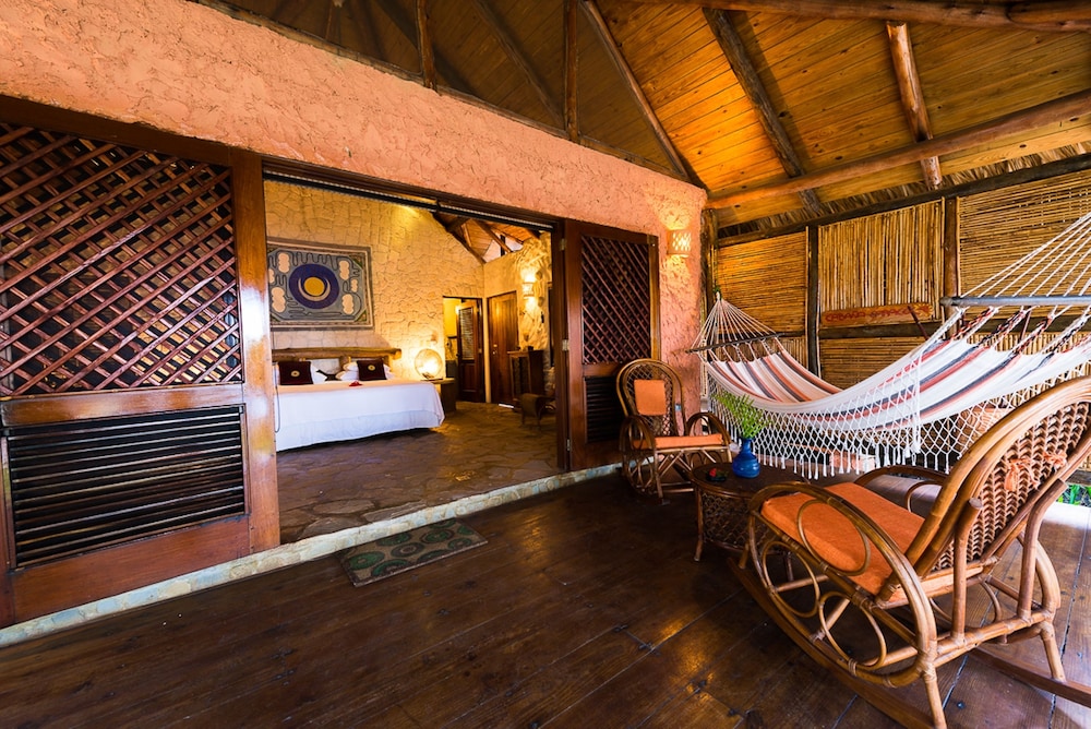 Basic Room, 1 King Bed