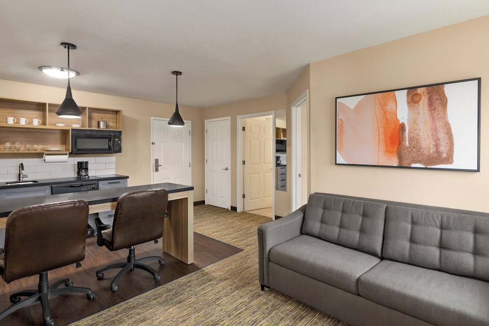 Suite, 1 Bedroom - Photo 2